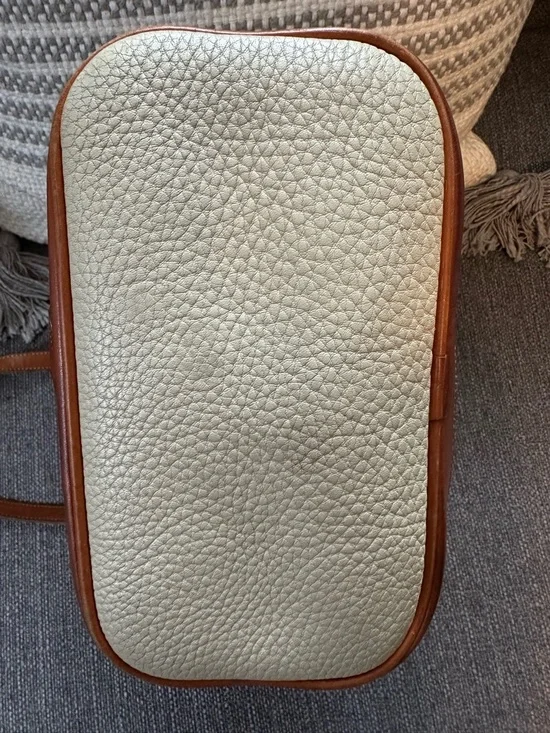 Vintage Dooney & Bourke Cream and Brown Pebble Leather Drawstring Bucket Bag - Picture 10 of 10